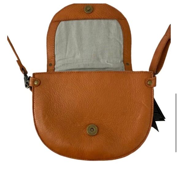 NWT DAY & MOOD Tan Cognac Leather Leaf Inlay Small Round Crossbody Bag Purse - Picture 7 of 10